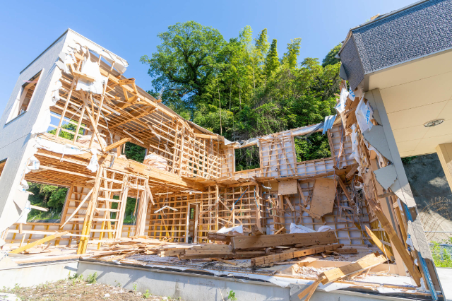 建て替えにかかる費用①「建物解体」